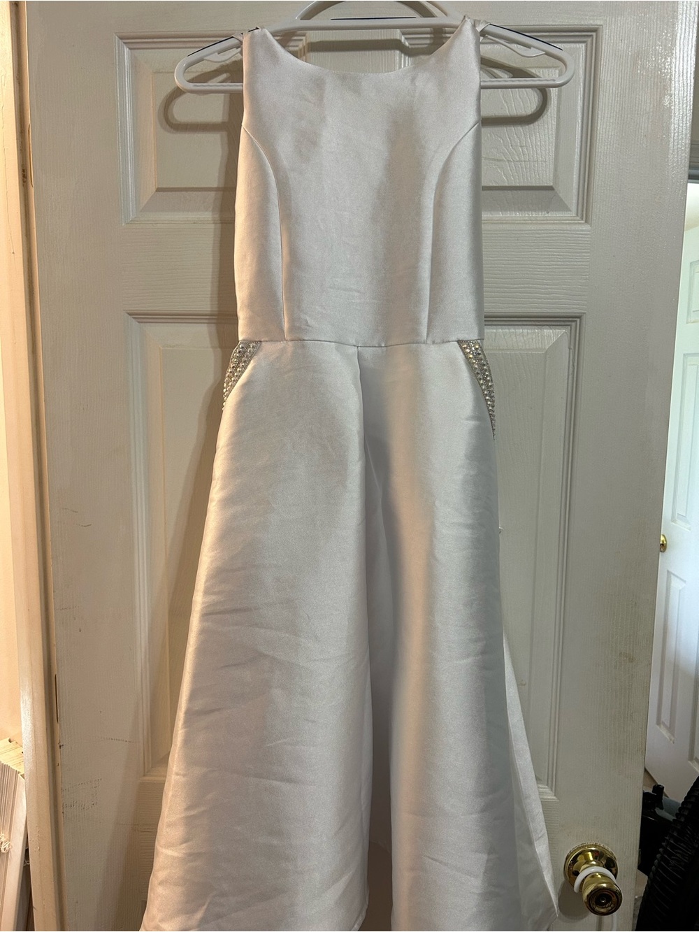 Elegant White Girls' Satin Dress with Beaded Pockets